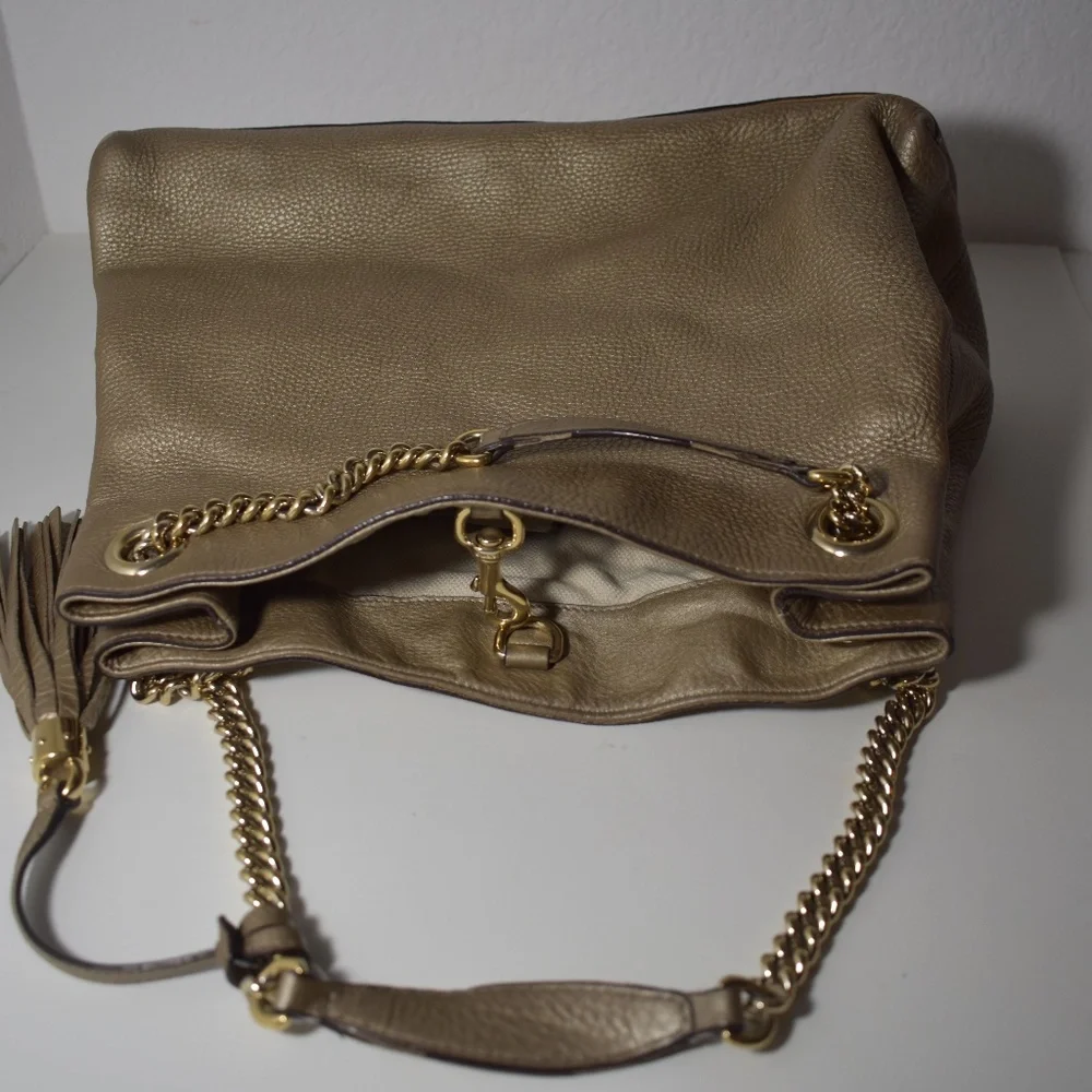 | GUCCI | Metallic | Pebbled- Calfskin| Medium Bag - Picture 11 of 16